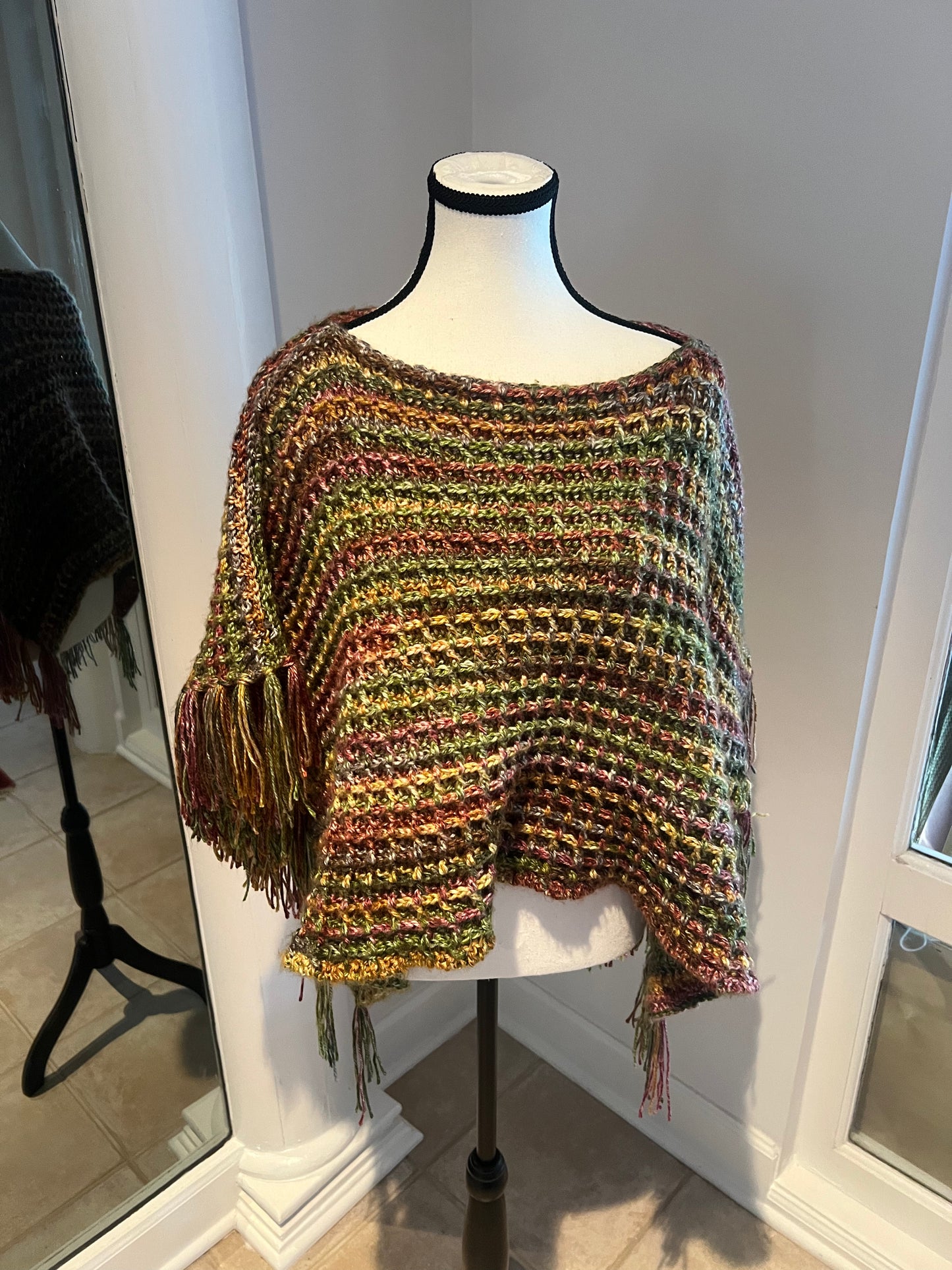 Uniquelyssa - Vienna Shawl (Handmade)